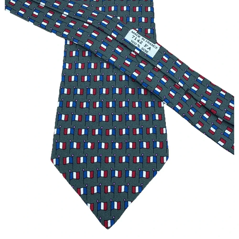 Hermes Men's 100% Silk Necktie FRANCE Luxury FLAGS Rare 7142 FA AOP Motif 54.5